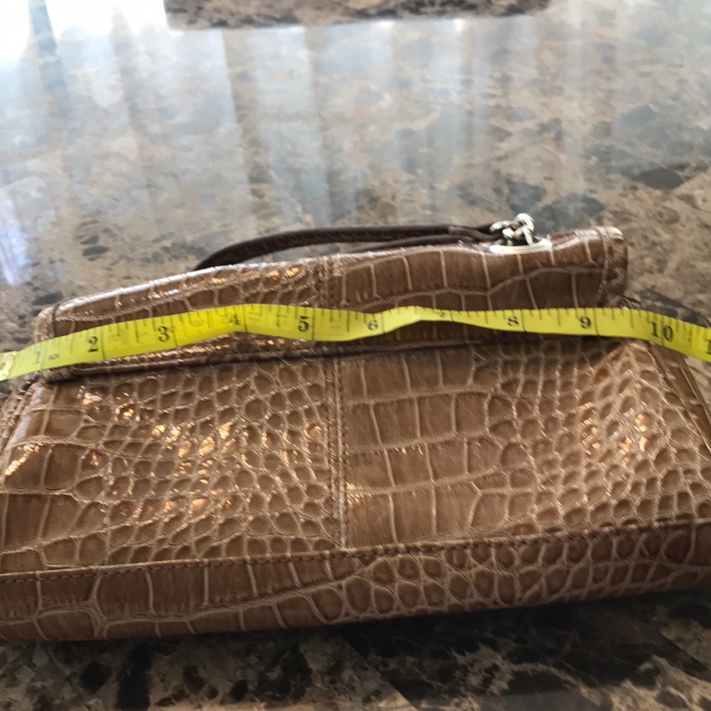 Nine West clutch - Picture 8 of 8